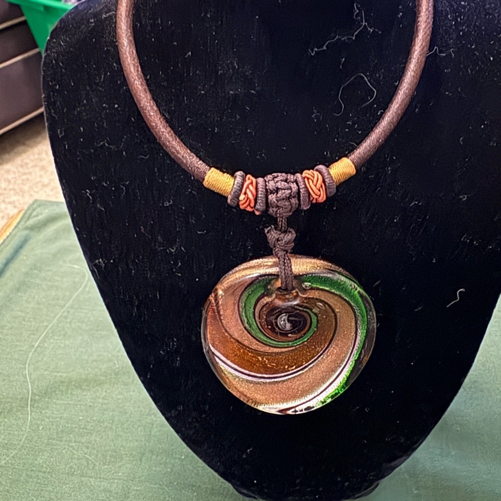 Unique Swirl Glass Pendant on Leather Chord w Bead Clasp -15”Excellent Condition